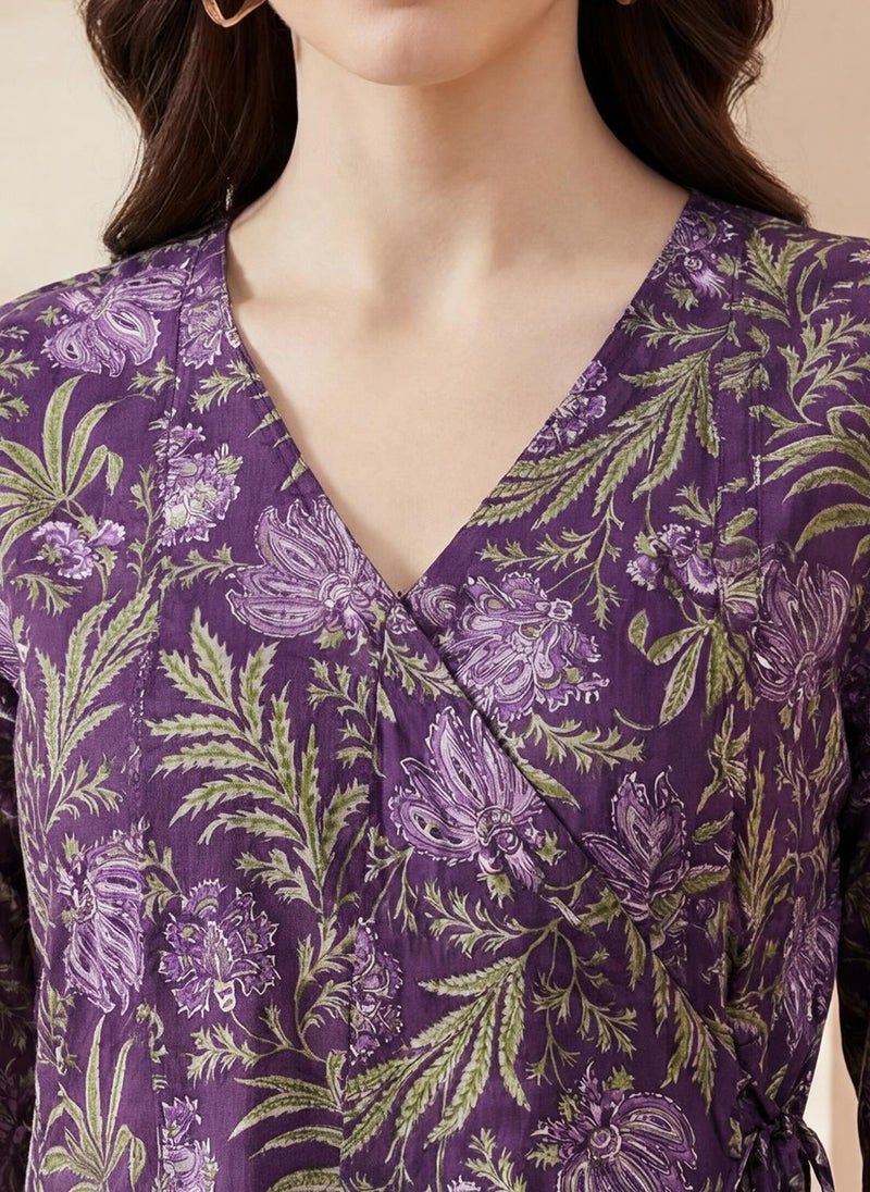 جلو باص جلوبس نسائي بنفسجي مطبوع بالكامل بالزهور، كرتا أنجراكا بياقة على شكل حرف  وخط - Image 5